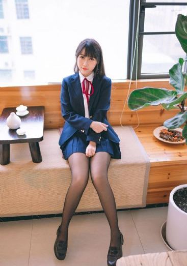 《口罩男子不想谈恋爱》电影_十万网红美女美酱